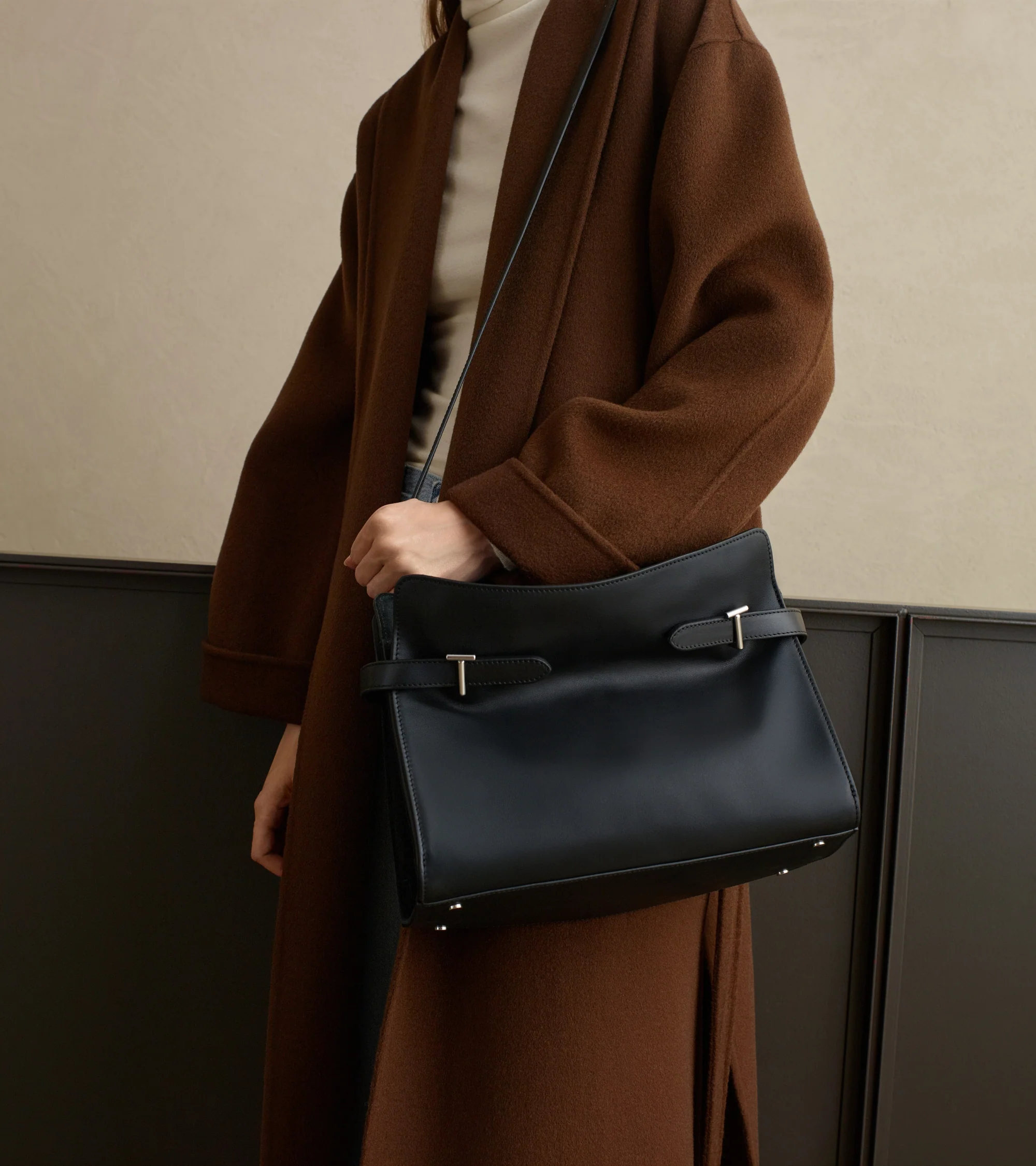 Sac porté épaule grand modèle Emie en cuir lisse et nubuck - Image 8